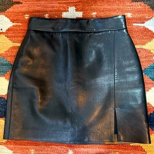 Aritzia Wilfred Vegan Leather Mini Skirt Sz 00 XS Aritzia